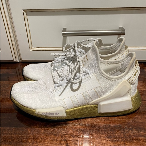Size 9 - adidas NMD_R1 V2 Gold Boost W - Picture 3 of 11